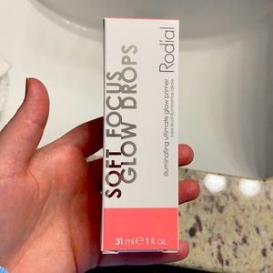 Soft Focus Glow Drops - Illuminating Primer
